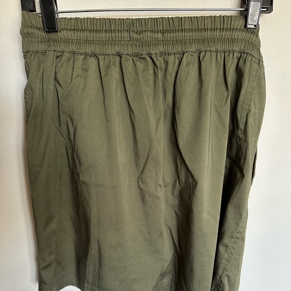 Lou & Grey Olive Skirt With Pockets Women’s Small. New With Tag And Drawstring - Picture 5 of 5